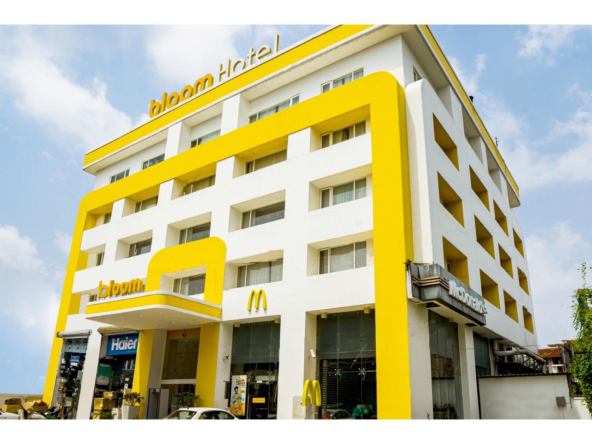 Bloom Hotel - Джамму Екстер'єр фото